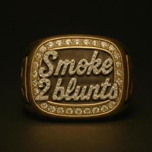 Dengarkan Smoke 2 Blunts (Explicit) lagu dari CHINO dengan lirik