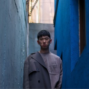 Listen to Balloon song with lyrics from Yahong