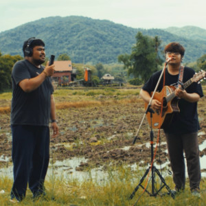 แจ่มจันทร์的专辑ผมให้คุณ (Live Session)