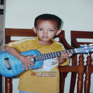 Dengarkan lagu Mengerti nyanyian Raavfy dengan lirik