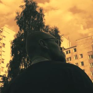 收聽Pszczoła的Czas (Jezzy C. Remix|Explicit)歌詞歌曲