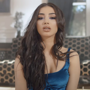 Dengarkan Karma lagu dari Melinda Ademi dengan lirik