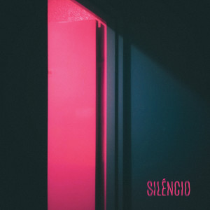 ดาวน์โหลดและฟังเพลง Silêncio พร้อมเนื้อเพลงจาก Diogo Piçarra