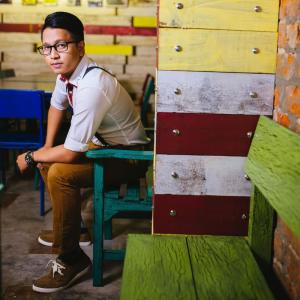 Listen to 1000 Rasa Cinta song with lyrics from Daus Eli