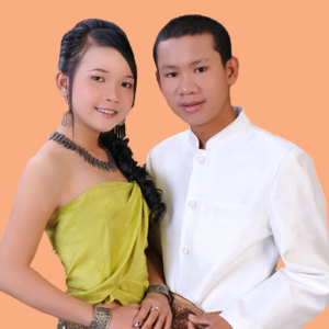 ดาวน์โหลดและฟังเพลง บ่าวท่าแขกสาวสะหวัน พร้อมเนื้อเพลงจาก Mookdavanh Santiphone
