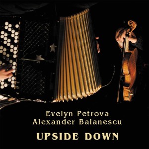 Evelyn Petrova的專輯Upside Down
