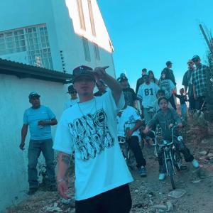 收聽UnderCrudos的Pelones De Barrio (Explicit)歌詞歌曲