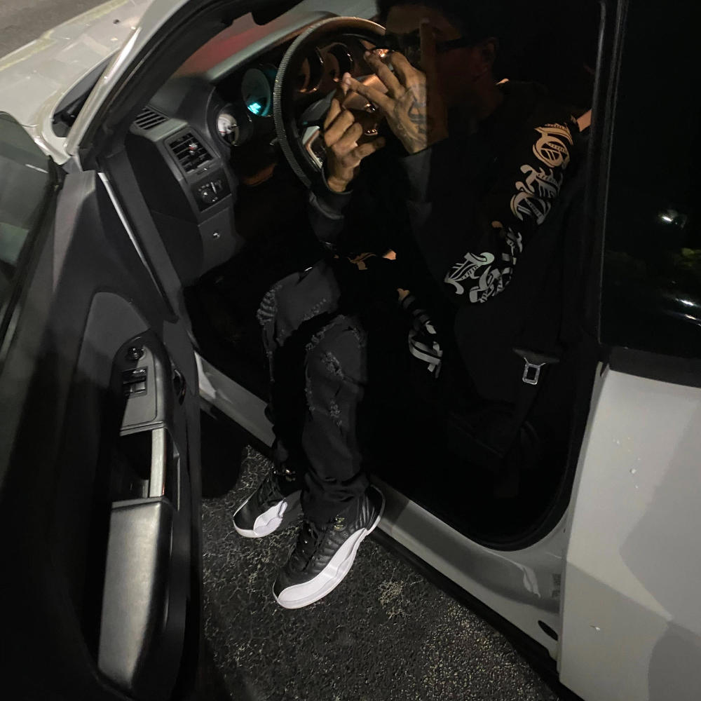 Big Dogs (feat. Zay EBK) (Explicit)