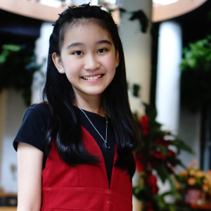 ดาวน์โหลดและฟังเพลง Yesus Di Hatiku พร้อมเนื้อเพลงจาก Dishine Givel Lee
