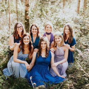 收聽Dekleta Smrtnik的Plesni venček (feat. Poskočni Muzikanti)歌詞歌曲