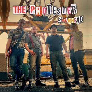 Dengarkan lagu Skinhead (Explicit) nyanyian The Protester dengan lirik