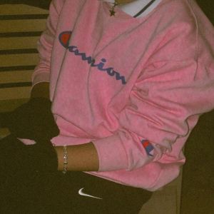 ดาวน์โหลดและฟังเพลง Shoulder da Soma พร้อมเนื้อเพลงจาก BenzZ