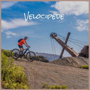 ดาวน์โหลดและฟังเพลง Velocipede พร้อมเนื้อเพลงจาก Ason Kotr