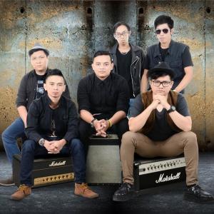 ดาวน์โหลดและฟังเพลง Jatuh Cinta พร้อมเนื้อเพลงจาก Numera