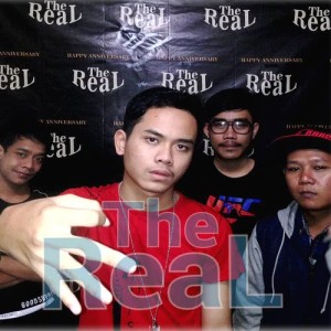 Dengarkan Bersamamu lagu dari The Real dengan lirik