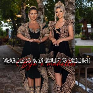 Dengarkan lagu Bija e mahalles nyanyian Vjollca Selimi dengan lirik