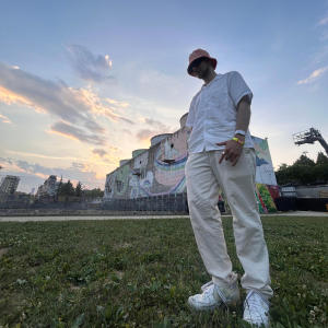 收聽J4CK的blow a kiss歌詞歌曲