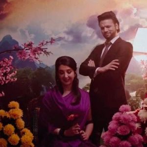 Dengarkan lagu Shireen Guftaar Daari nyanyian Zeb Bangash dengan lirik