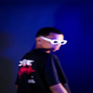 收聽Dj Rafaell souzza的Vem Pra Favela (Explicit)歌詞歌曲