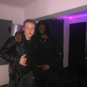 default playlist img