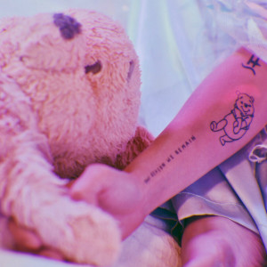 收聽Happy Sometimes的Pooh Bear (Explicit)歌詞歌曲