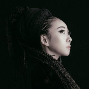 ดาวน์โหลดและฟังเพลง Welcome One พร้อมเนื้อเพลงจาก MISIA