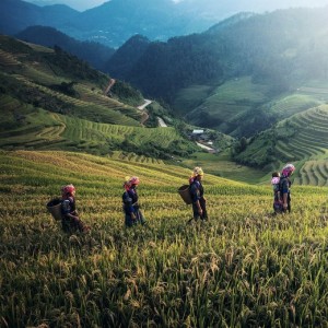 Dengarkan Mega Pusaka Sunda lagu dari Zaenal dengan lirik