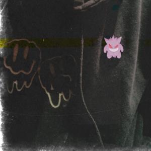 achieves的專輯hoodie, pins y alcohol (Explicit)