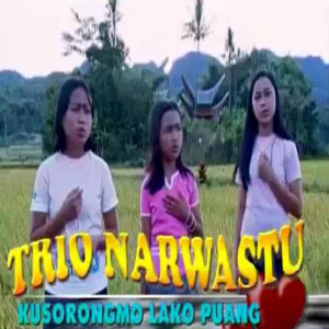 Dengarkan lagu Kusorongmo Lako Puang nyanyian Trio Narwastu dengan lirik