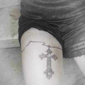 收聽hurtsucca的angel whispers... (Explicit)歌詞歌曲