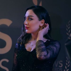 Dengarkan Ayrilik lagu dari Jine dengan lirik