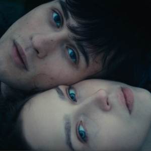 ดาวน์โหลดและฟังเพลง Blue พร้อมเนื้อเพลงจาก Aranya