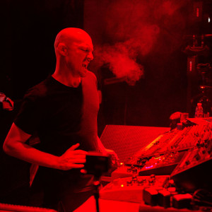 ดาวน์โหลดและฟังเพลง No Goodbye (Extended Version) พร้อมเนื้อเพลงจาก Paul Kalkbrenner