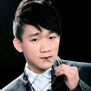 收听Liêu Chấn Hải的Người Lạ (Instrumental)歌词歌曲
