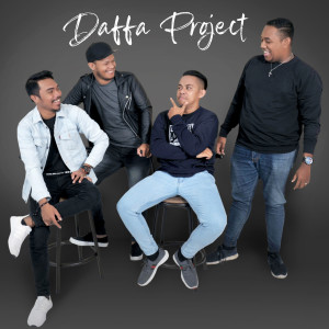 Dengarkan Nona Maluku lagu dari Daffa Project dengan lirik