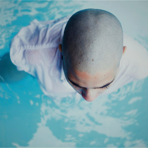 收聽Raíssa Spada的Sem Nome (Ao Vivo na Sala de Estar)歌詞歌曲