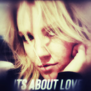 收聽Chandiss的It's About Love歌詞歌曲