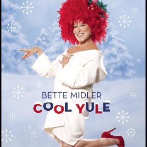 收聽Bette Midler的From a Distance (Christmas Version)歌詞歌曲