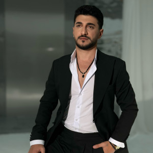 Listen to Мои родители song with lyrics from Andranik Magakyan