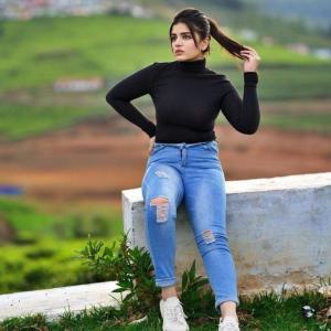 Dengarkan Meena Geet lagu dari Meenawati King dengan lirik