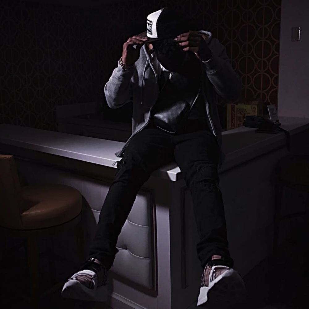 YOUNG & TURNT (feat. Mar'Tray, Lux MM & Damir) (Explicit)