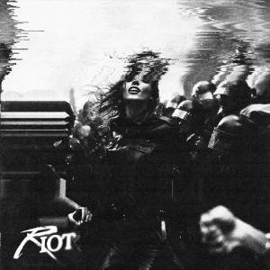 Dengarkan lagu Riot nyanyian Bryce Fox dengan lirik