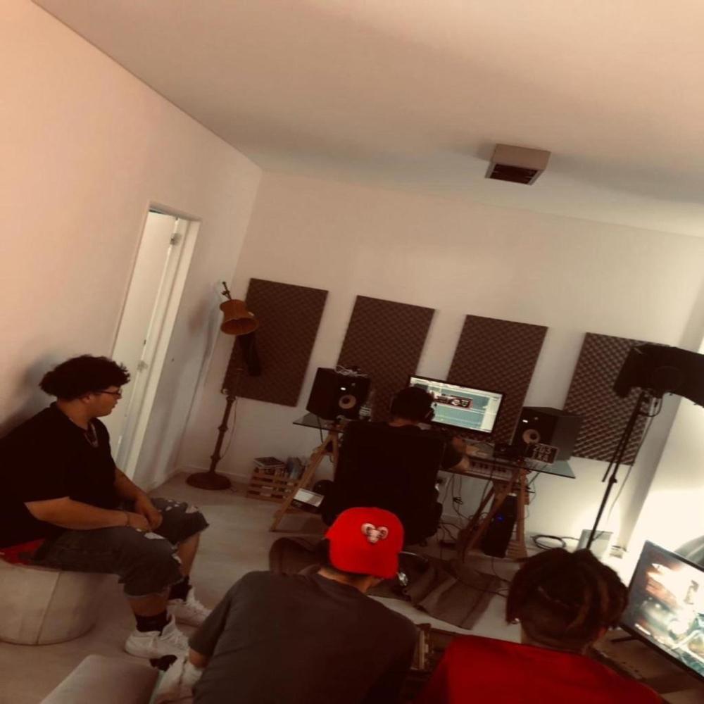 Driftt (feat. Floyd BM & CXLEGA) (Explicit)