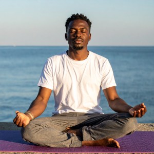 Espacio sagrado tranquilo的專輯Piano Emocional Para La Meditación Profunda