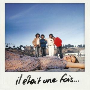 收聽Il Etait Une Fois的Je vous apporte la nouvelle (with Enrico Macias)歌詞歌曲
