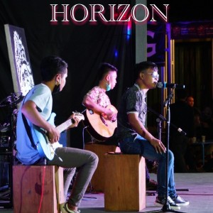收听HORIZON的Alun Alun Purbalingga歌词歌曲