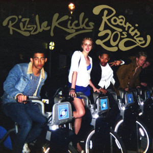 ดาวน์โหลดและฟังเพลง Biscuits พร้อมเนื้อเพลงจาก Rizzle Kicks