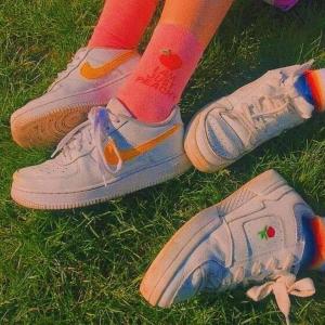 ดาวน์โหลดและฟังเพลง This Girl With Red Hair พร้อมเนื้อเพลงจาก Gothix