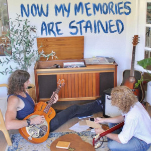 收聽Tarot的Stains歌詞歌曲