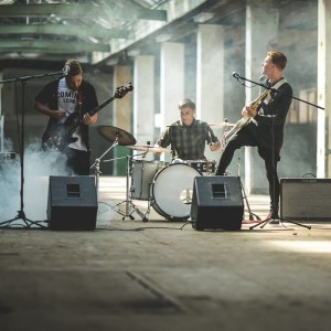 Listen to Spojení song with lyrics from LEON